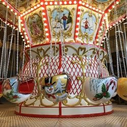 Baroque Swing Ride with flying seats - snowball