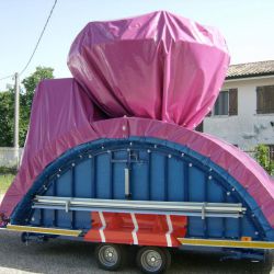 Speedy bonbon on trailer
